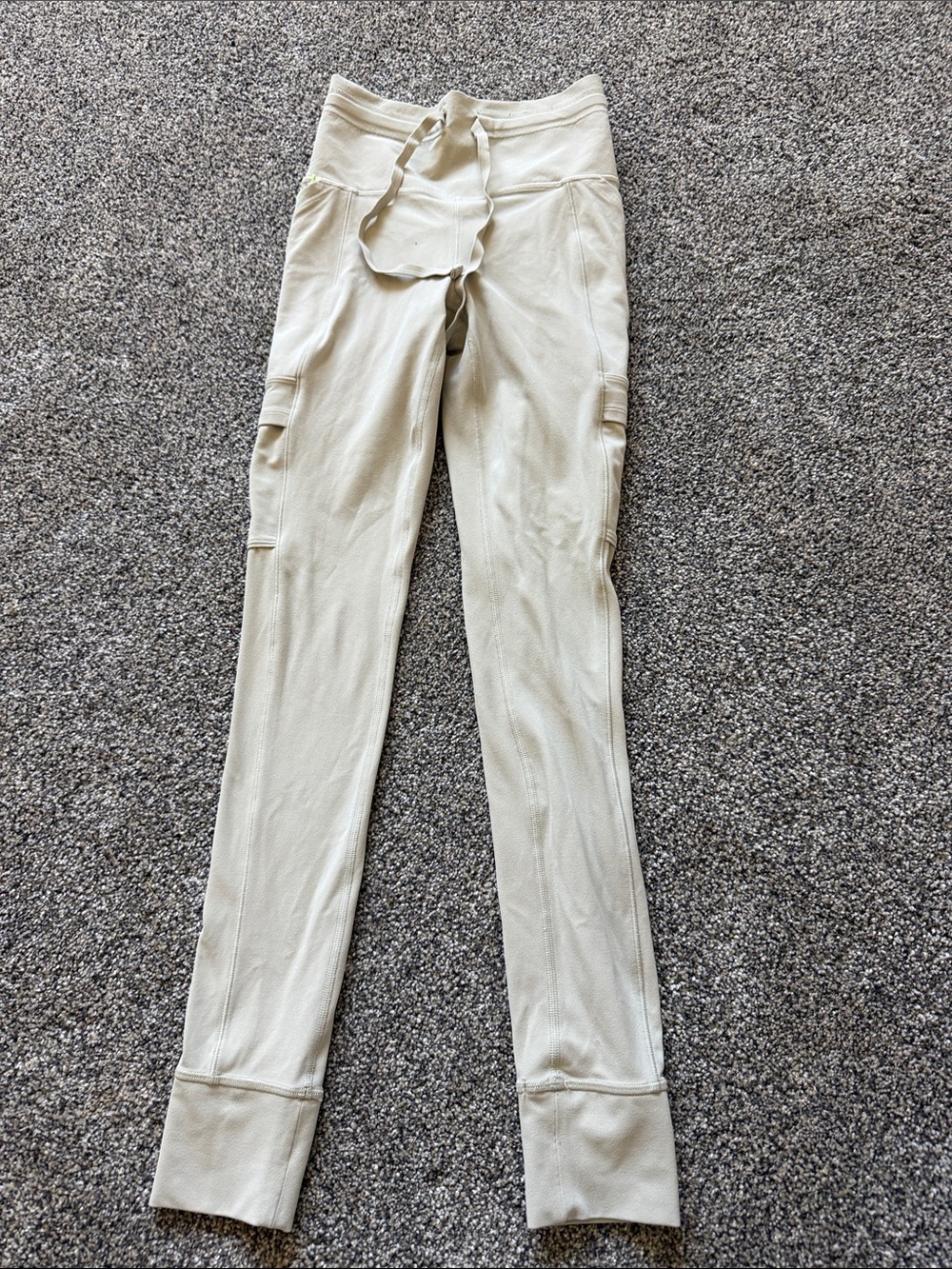 Athleta Cream High-Rise Cargo Leggings